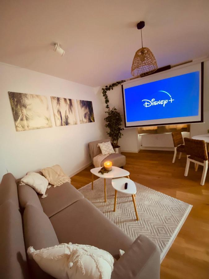 Home Cinema - Balcony - Wi-Fi & Streams Magdeburg Exterior photo